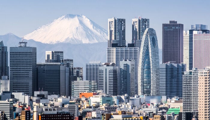 Tokyo,Shinjuku,Building,And,Mt.,Fuji,At,Behind